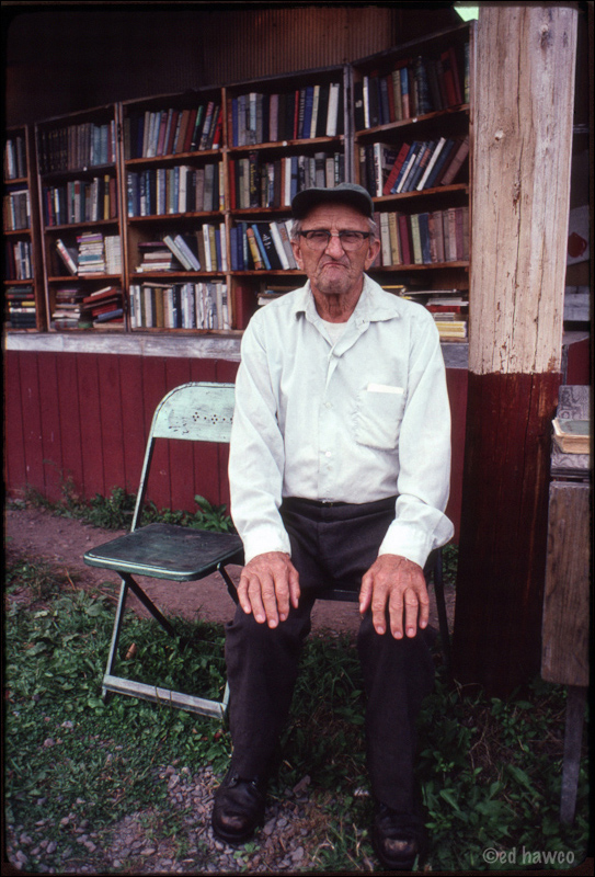 Open-air Used Bookstore Man, 1990
