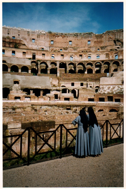 Nuns, Roman Coliseum (Rome)