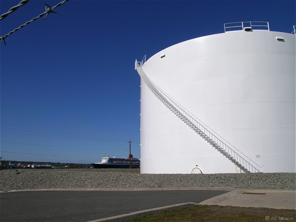 Queen Mary 2, Sydney, Nova Scotia